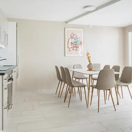 Urban - 3br With Balcony And Teracce Bergen