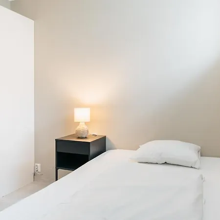 Urban - 3br With Balcony And Teracce Bergen